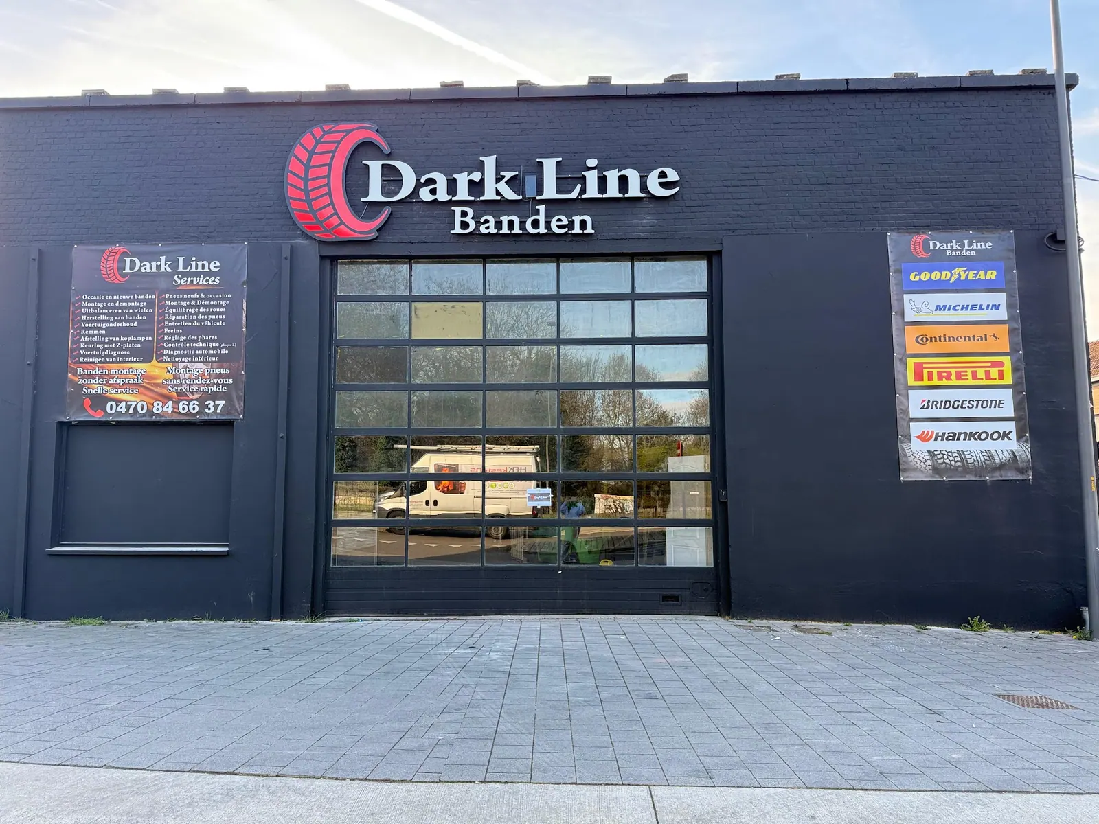 Bandencentrale Dark Line Banden in Tienen